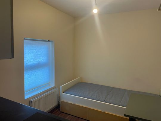 Studio Flat, Stroud Green Road, N4 - Photo 1