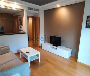 Alquiler de piso en Los Guindos - Parque Mediterráneo - Santa Paula - Photo 4