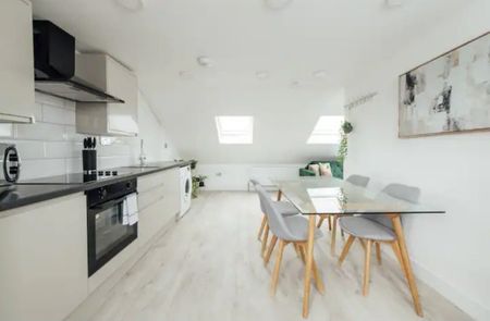 1 Bed Flat, Seymour Gardens, IG1 - Photo 4