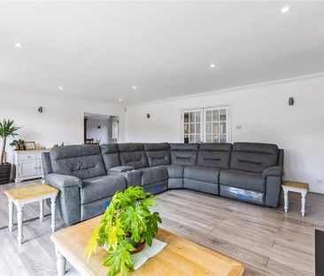 6 bedroom detached house to rent - Photo 3