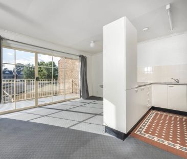 38/201 Goyder Street, Narrabundah. - Photo 4