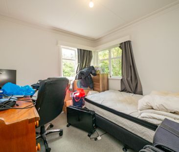 3 Bedroom Rental in the City Centre - Photo 5