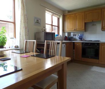 3 bedroom terraced house to rent - Photo 4