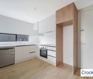 Modern Parkside Living in Central Te Atatū South – Brand-New Apartment - Photo 2