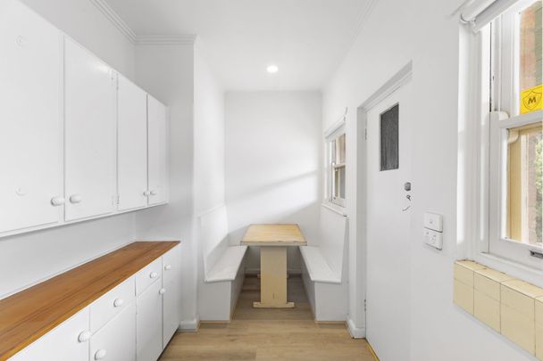 Light-Filled Apartment in Leafy Travancore! - Photo 1