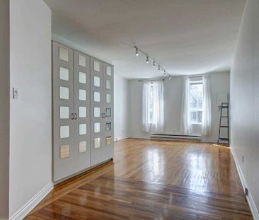 For Lease - 1114 Queen Street Unit# 2nd Fl, Toronto, Ontario - Photo 3