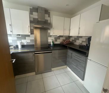 2 Bed Terraced House, Clarence Gardens, LU1 - Photo 3