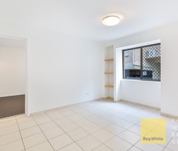 2/109 High Street, Southport QLD 4215 - House For Rent | Domain - Photo 4