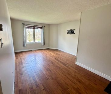 For Lease - 14 Old Orchard Glen Unit# Upper, Woodstock, Ontario - Photo 2