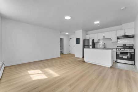 145 York St - Photo 4