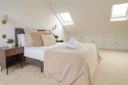 5 Bed Flat, St. Dunstans Road, W6 - Photo 5