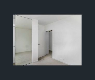 SPACIOUS TWO BEDROOM APARTMENT WITH FANTASTIC FACILITIES AROUND - Photo 3