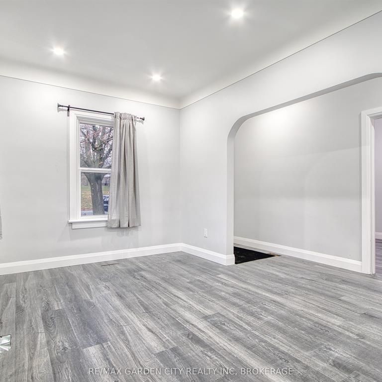 For Lease - 7 MAPLECREST Avenue Unit# UPPER, St. Catharines, Ontario - Photo 1