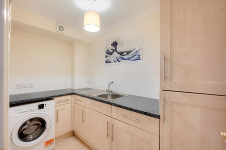 3 bedroom end of terrace house to rent - Photo 4