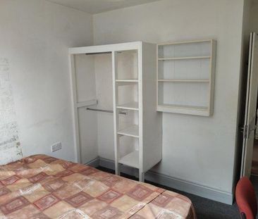 3 bedroom flat to rent - Photo 5
