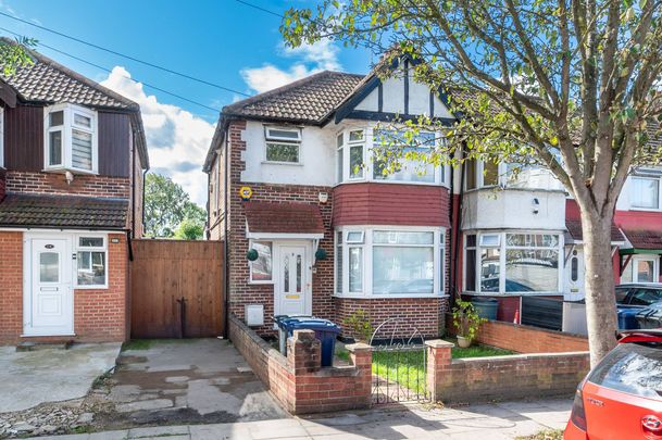 Coniston Avenue, Perivale, UB6 - Photo 1