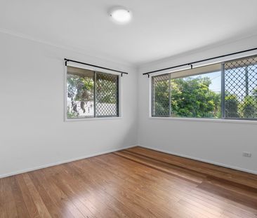 FAMILY-FRIENDLY LIVING IN A SOUGHT-AFTER STRATHPINE LOCATION - Photo 4
