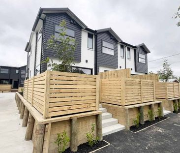 Brand New Home in a Quiet Chartwell Street - Photo 1