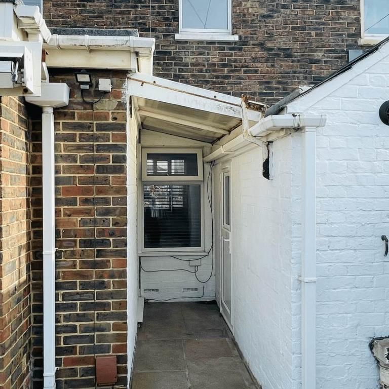 2 bedroom house to rent - Photo 1