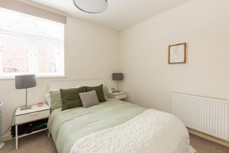 1 bedroom ground floor flat to rent - Photo 2