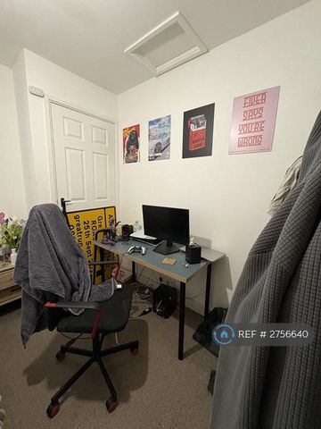 3 bedroom detached house to rent - Photo 2