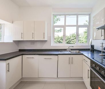 4 bedroom flat to rent - Photo 5