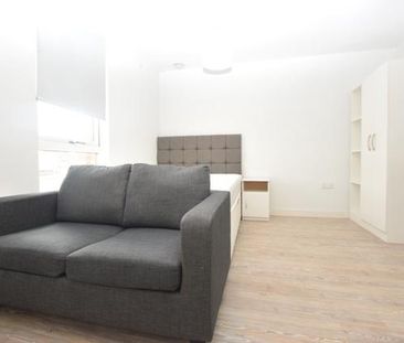 Studio to rent - Photo 2