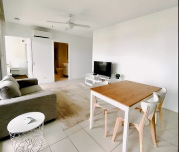 1 bed 1 bath - Photo 2