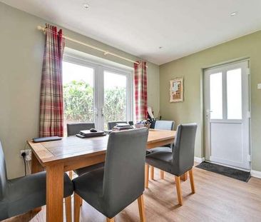 Summersbury Drive, Shalford, GU4 - Photo 5