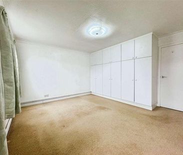 Caroline Court, Bath Road, Reading, Berkshire, RG1 - Photo 3