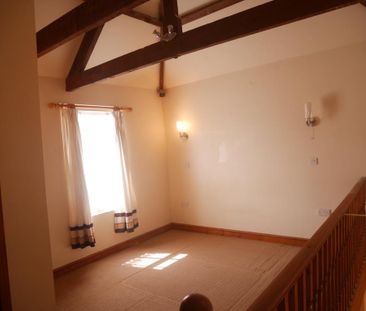 1 bedroom coach house to rent - Photo 6