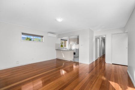 Neat 2 Bedroom Unit - Photo 3
