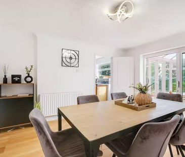 4 bedroom detached house to rent - Photo 4
