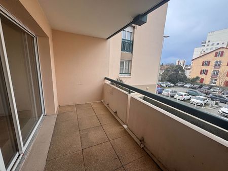 Location Appartement 3 pièces 64m² - Photo 5