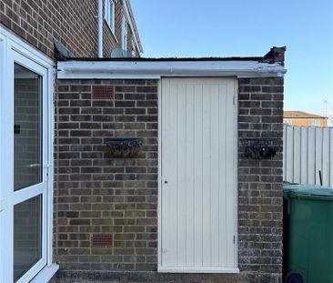 4 bedroom terraced house to rent - Photo 6