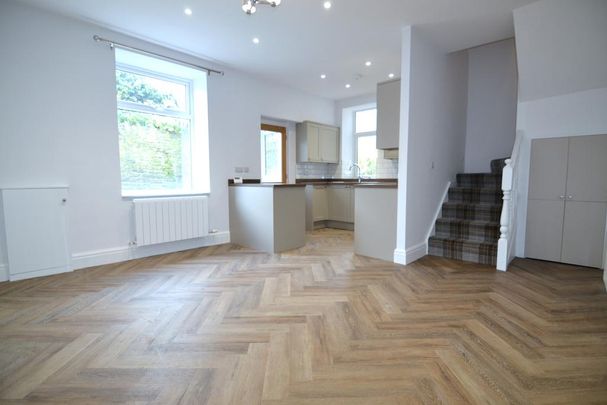 2 bedroom terraced house to rent - Photo 1