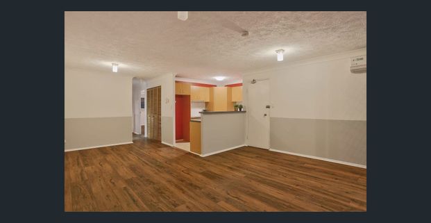 Prime New Farm Position: Walk to the River & Park - Photo 1