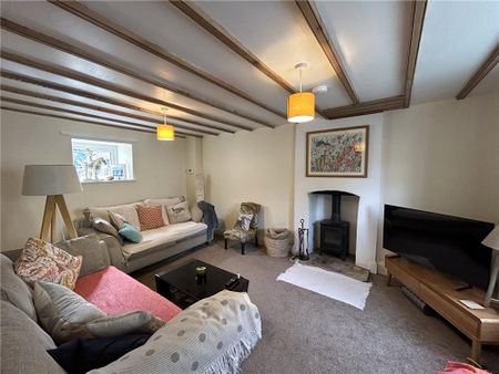 3 bedroom semi-detached house to rent - Photo 4