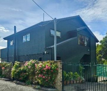 Private Character Apartment - Photo 3