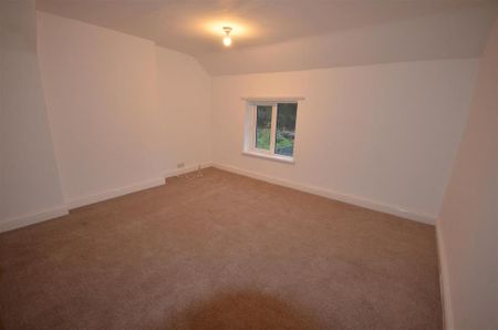 2 bedroom semi-detached house to rent - Photo 4