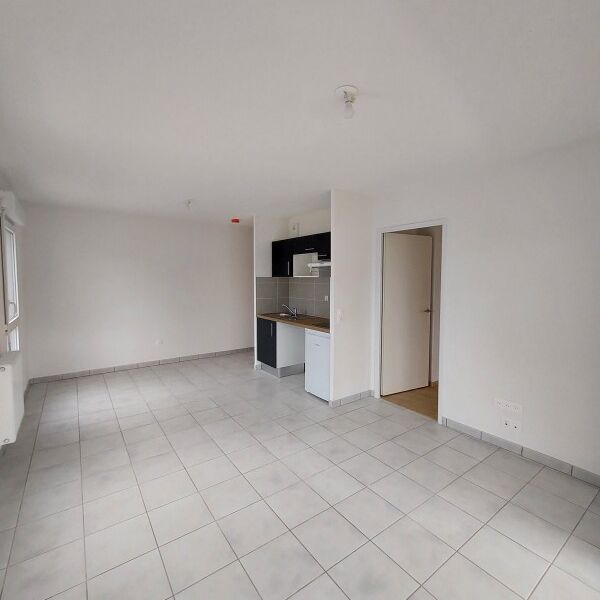 Location Appartement 2 pièces 46m² LA ROCHELLE 17000 - Photo 1