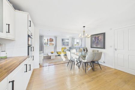 3 bedroom detached house to rent - Photo 3