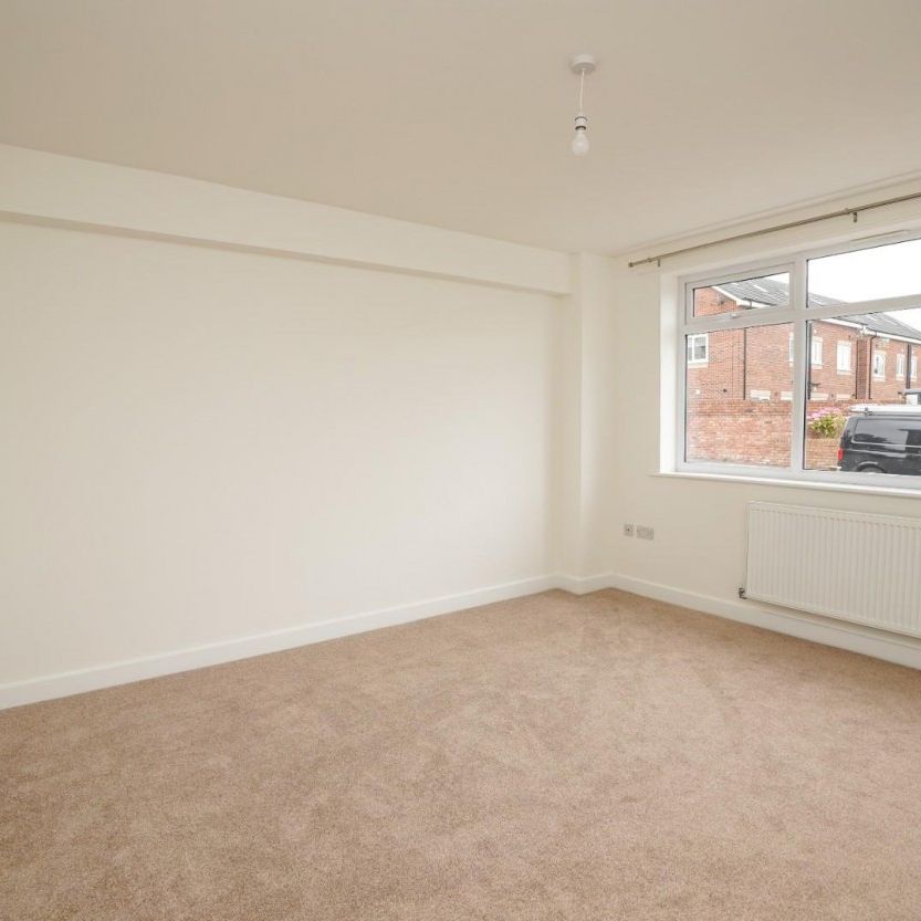 3 bed House - Semi-Detached for Rent - Photo 1
