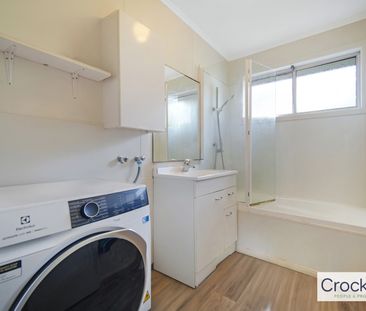 Two Bedroom One Bathroom In Tidy Unit Privately Appointed - Photo 6