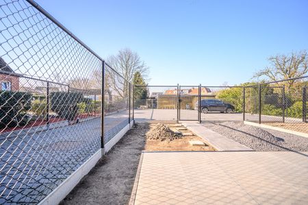 Leuk nieuwbouwappartement op het gelijkvloers met tuin en staanplaats. - Photo 2