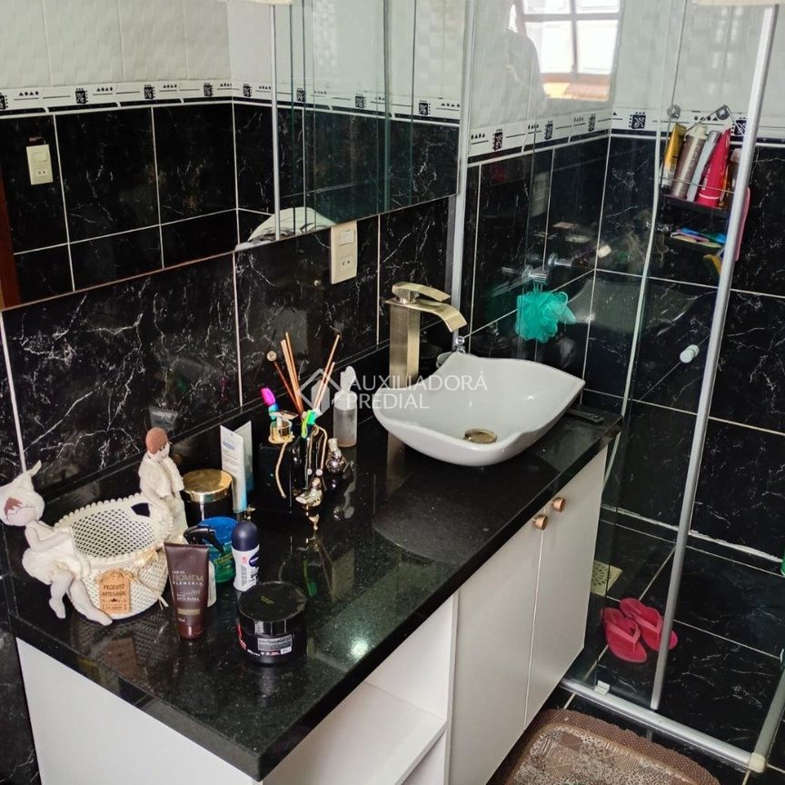 Casa com 3 quartos e 220m² para alugar em Harmonia, Canoas. - Foto 1