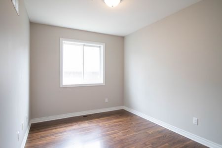 Room for Rent in Welland, perfect for Students or Young Professionals! - Photo 5