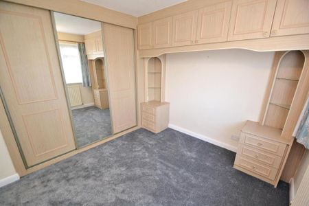 3 bedroom semi-detached house to rent - Photo 5