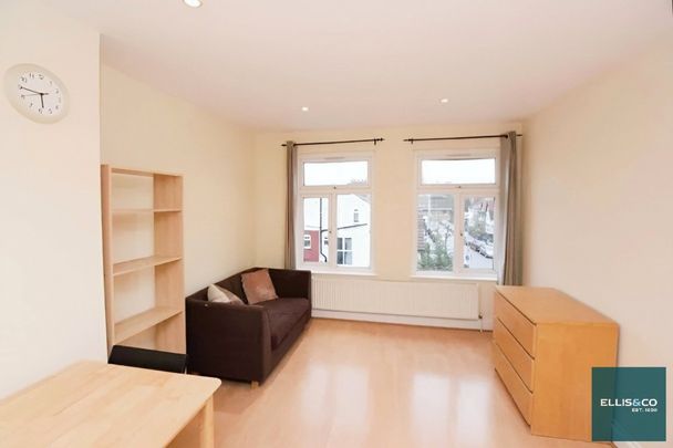Finchley Road, NW11, Golders Green - Photo 1
