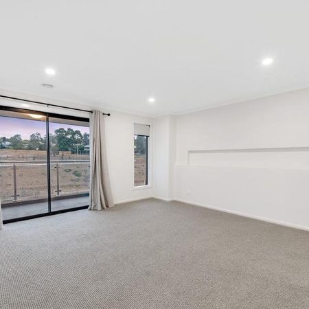 Five Bedroom Family Home - Photo 2